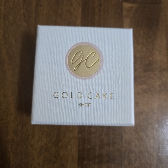 Gold Cake Earrings - Picture 3 of 4